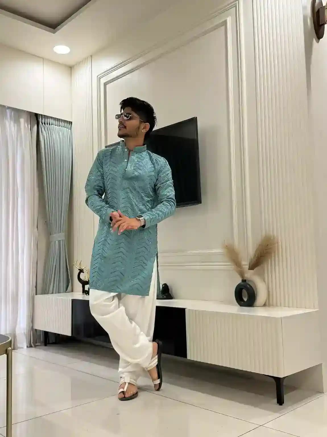 Ocean Green Resham dhaga Lakhanavi work Kurta