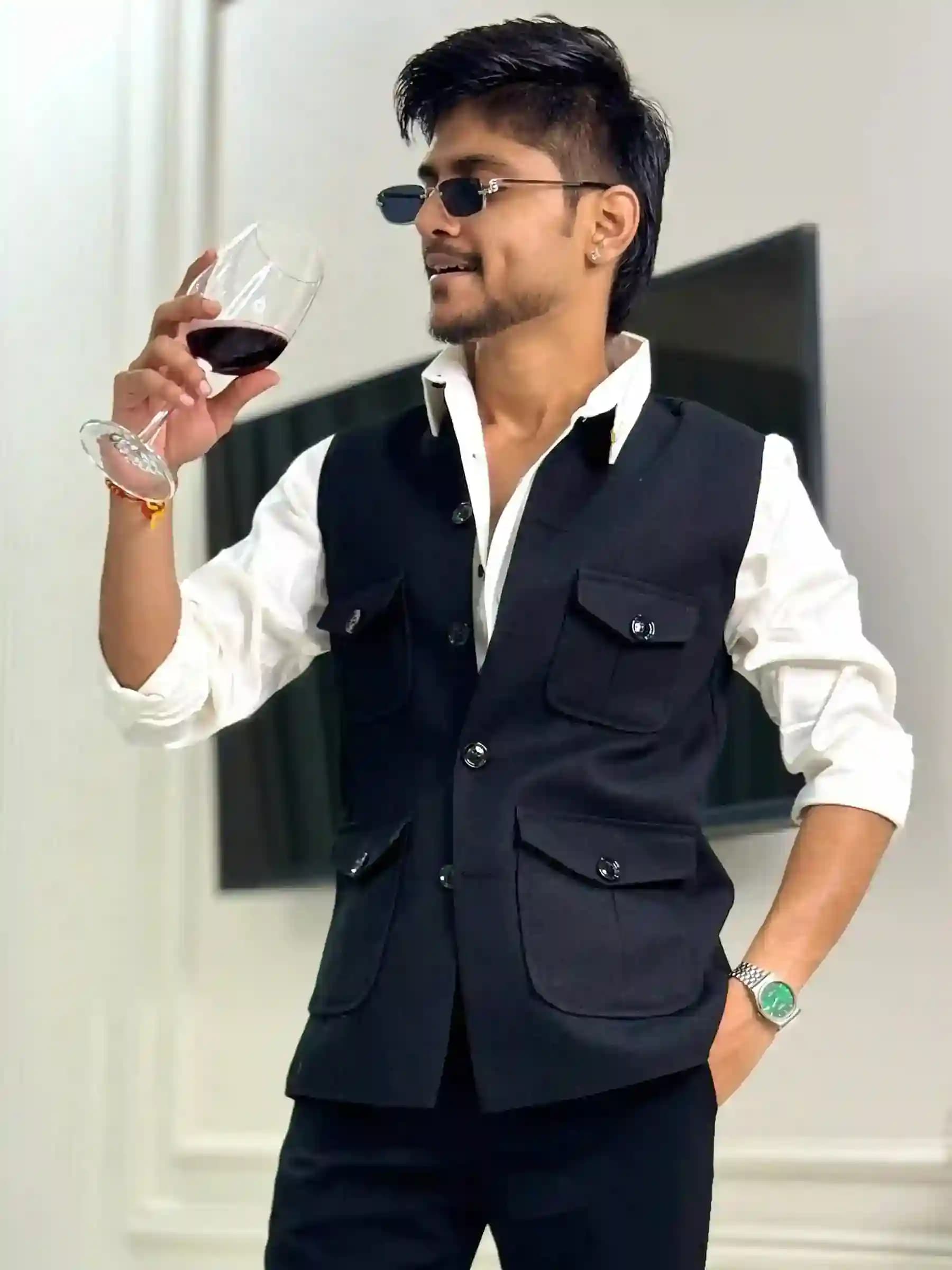 King Black Royal Hunter Koti