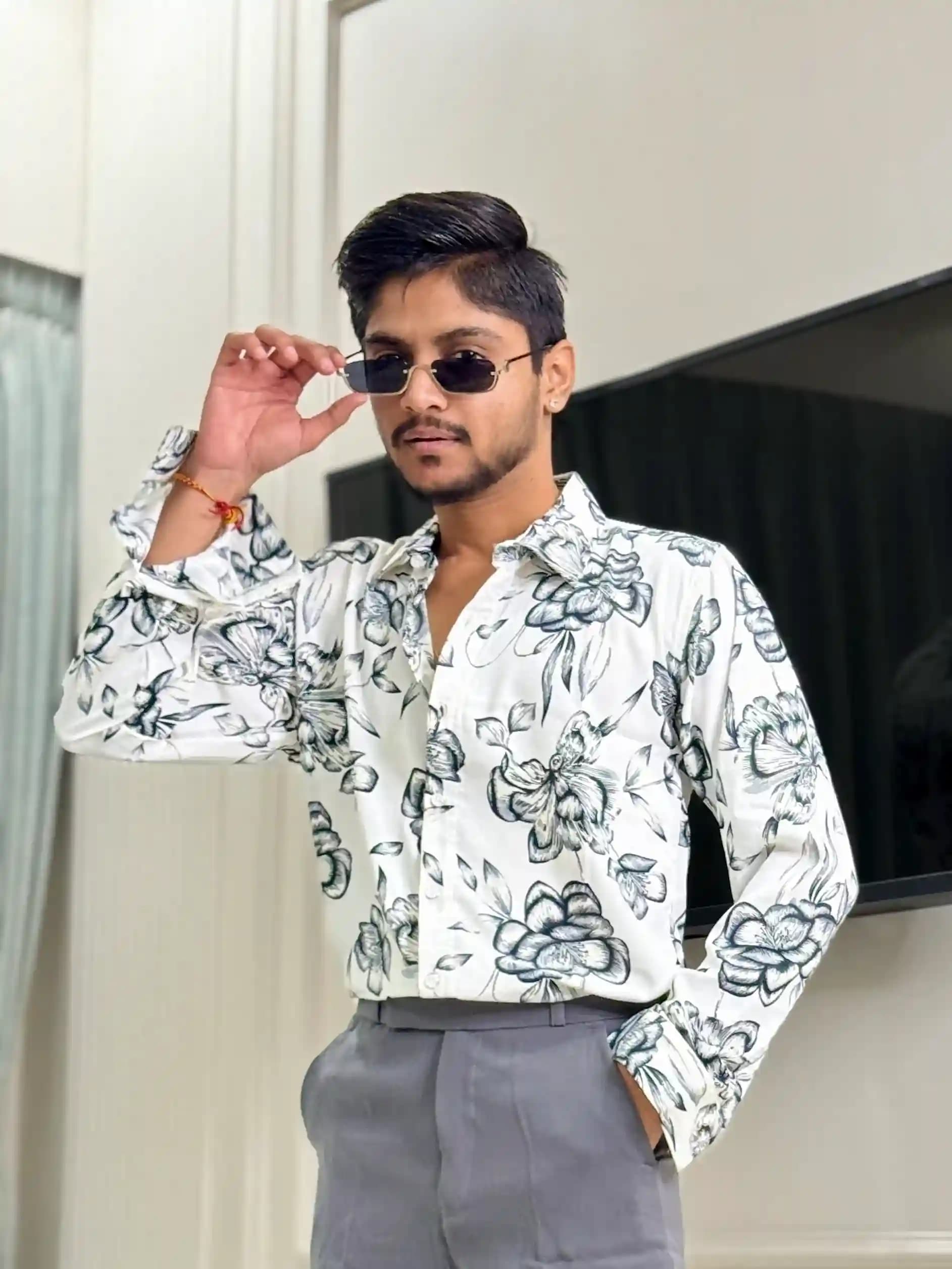 Graphite Bloom Floral Lachka Retro Shirt