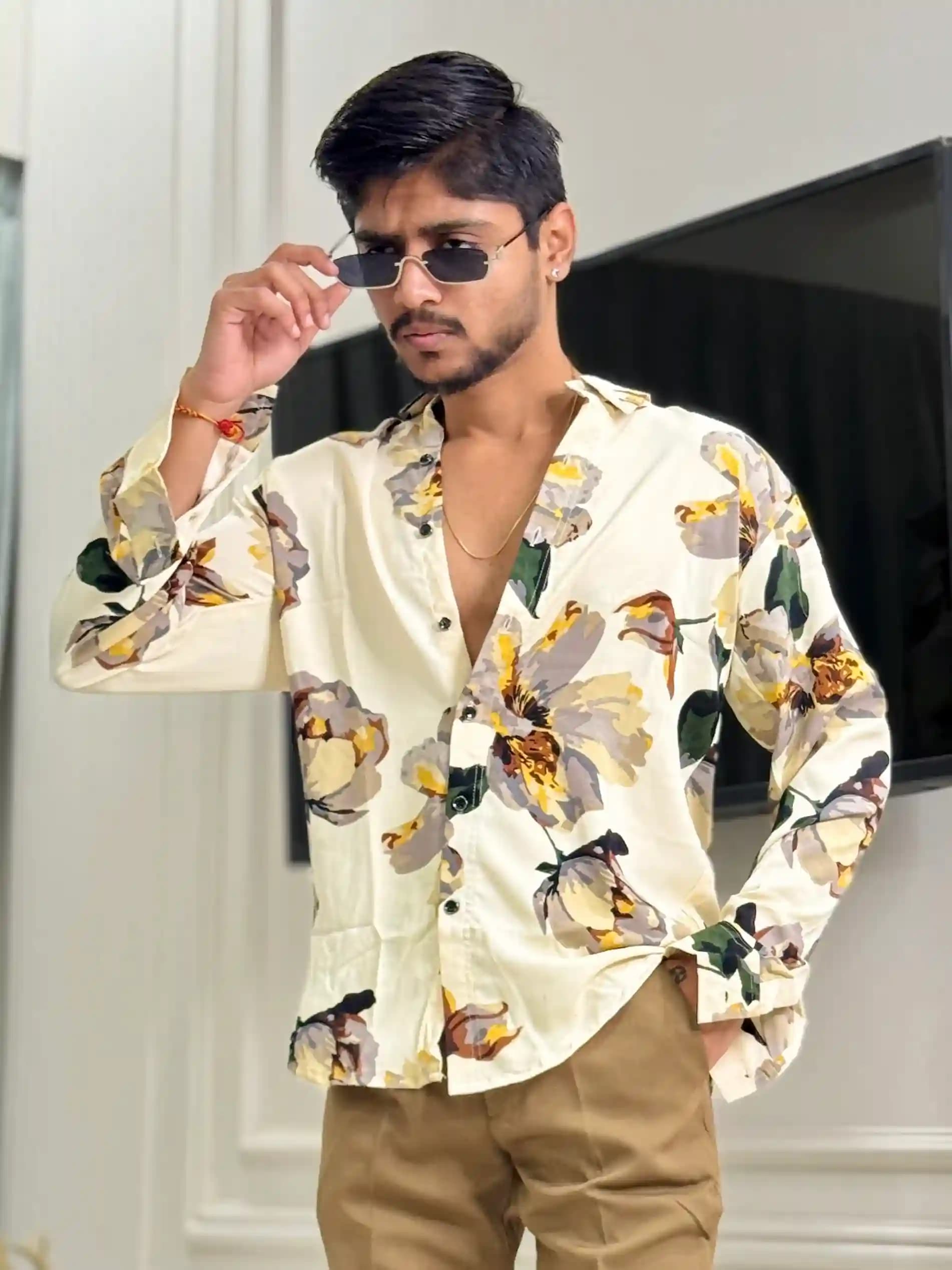 Pastel Floral Floral Lachka Retro Shirt