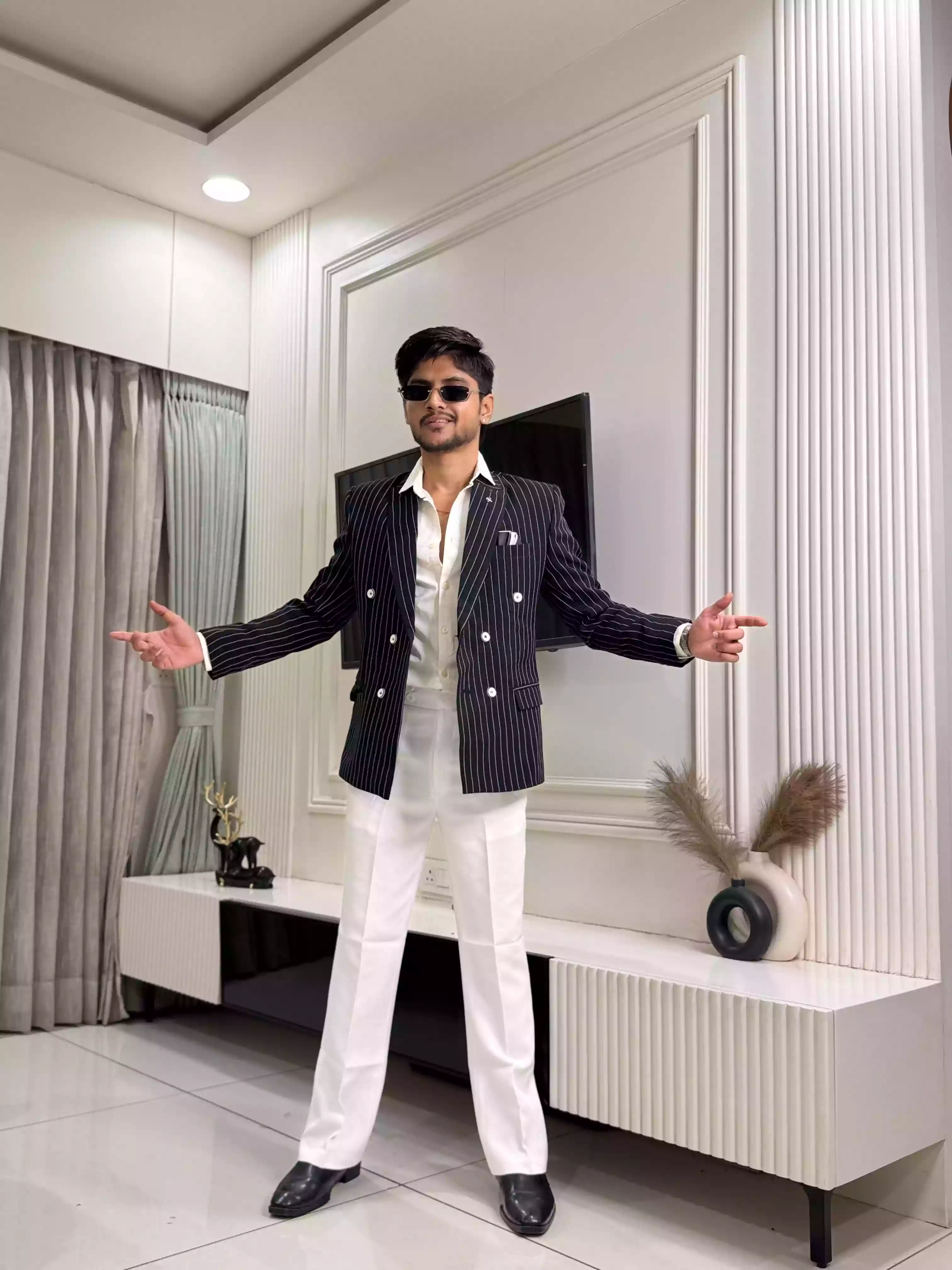 Black Beast GC Double-Breasted 3- Piece Suit