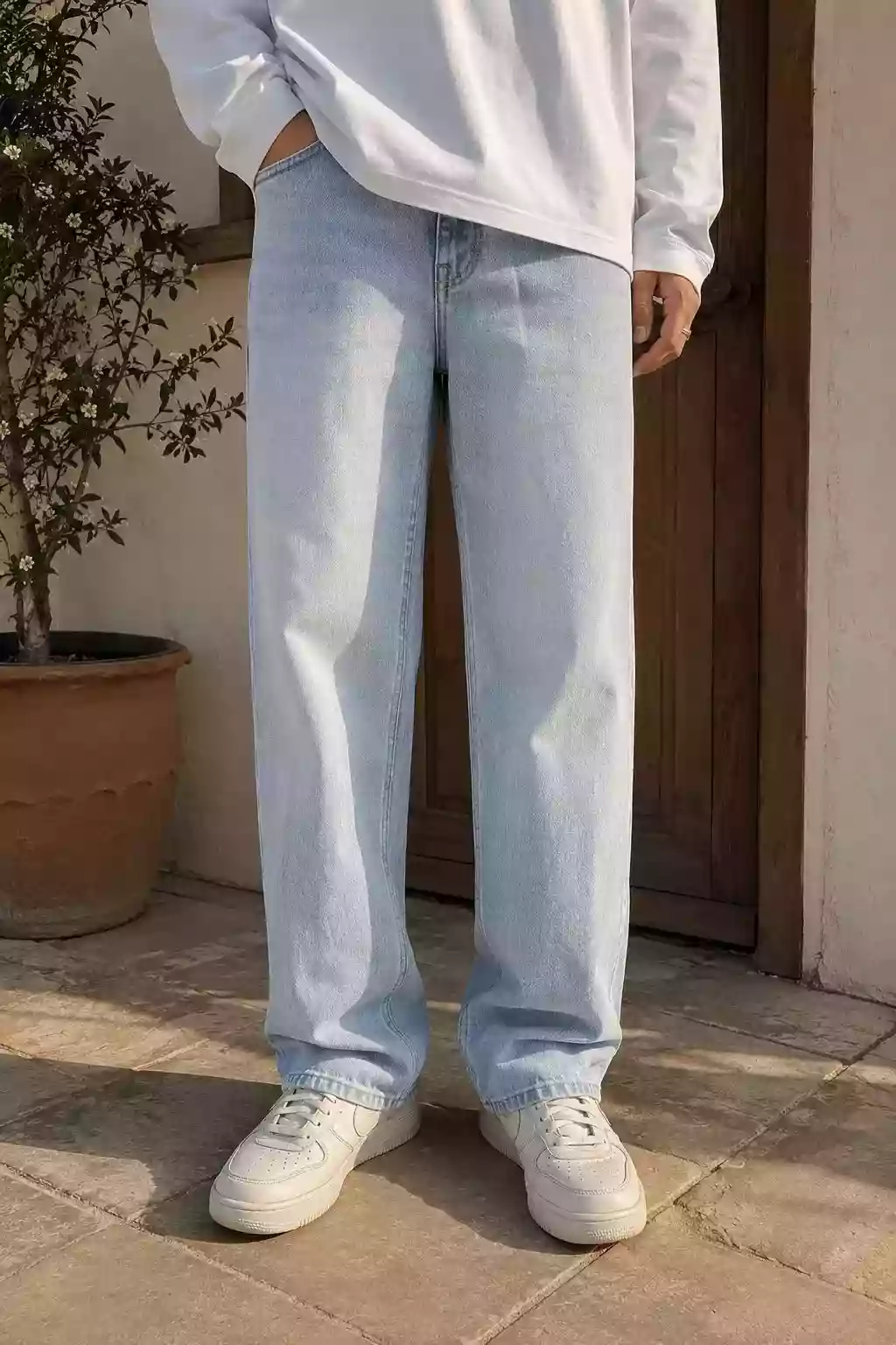 Light Blue Relaxed Straight Leg Blue Jeans