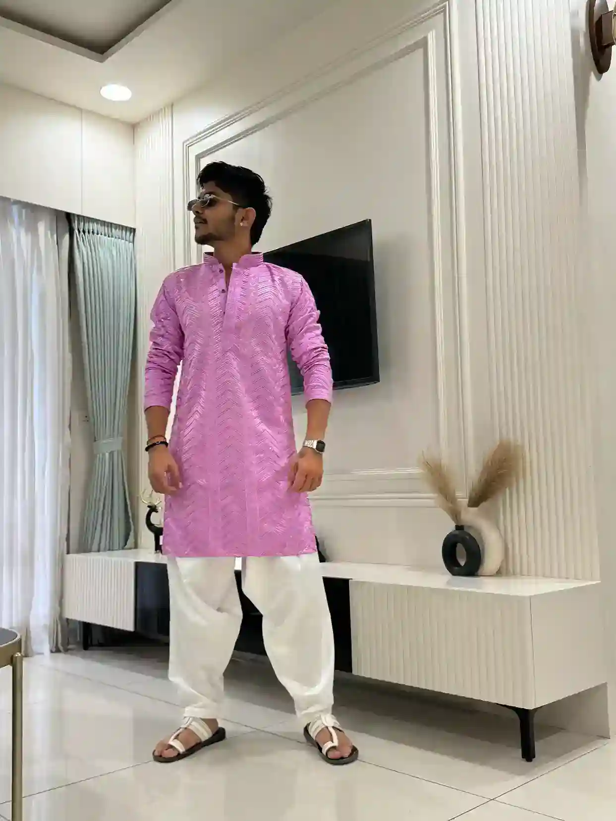 Lavender Color Resham dhaga Lakhanavi work Kurta