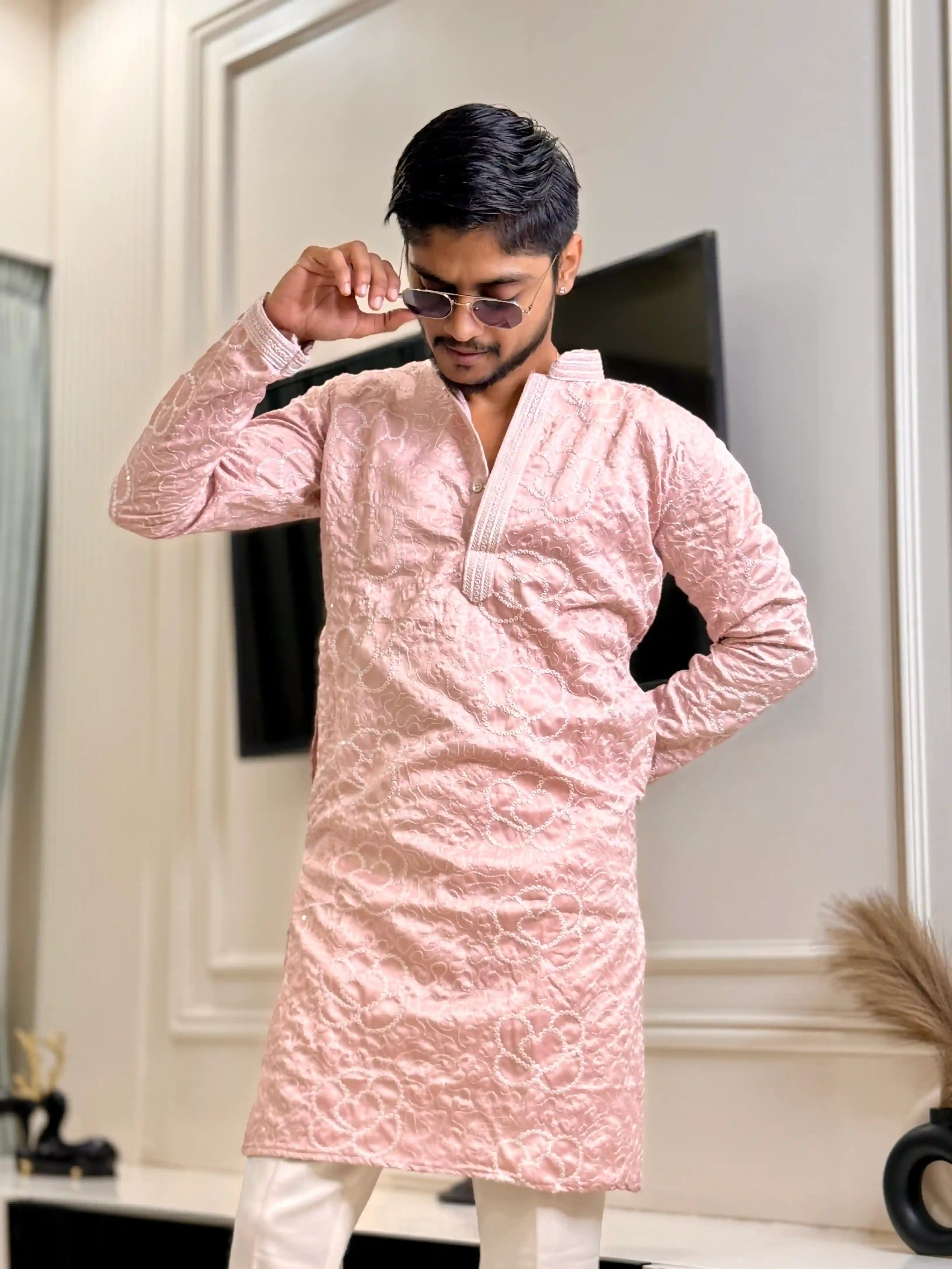 Soft Pink Floral Embroidered Kurta